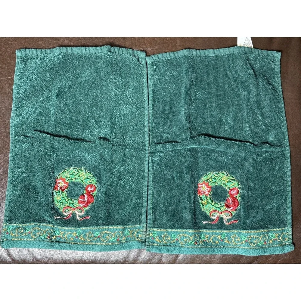 Vintage Linen N Things 2 Christmas Wreath Finger Tip Towels